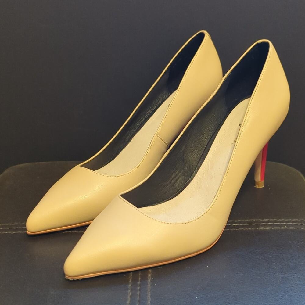 MelyAnn Nude Faux Leather Pointed Toe Classic Red Accent High Heel Pumps NWOT